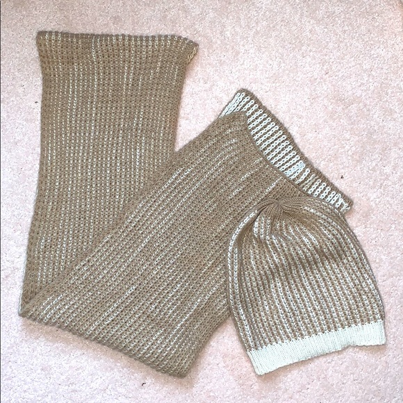 ✨FREE w/ Bundle of 3+✨🛍Reversible Scarf & Hat Set - Picture 1 of 4